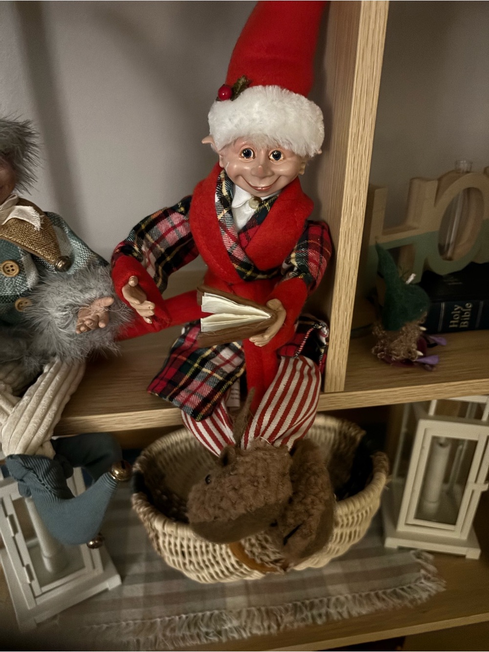 RAZ IMPORTS RARE Christmas Elf POSABLE Collectible w Book